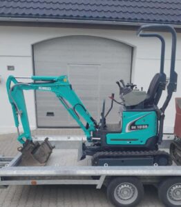 Lej en Kobelco Minigraver på 1100kg